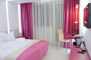Отель Christina Hotel Бухарест Стандартный двухместный номер с 1 кроватью или 2 отдельными кроватями-2