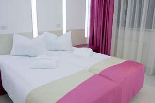 Отель Christina Hotel Бухарест Стандартный двухместный номер с 1 кроватью или 2 отдельными кроватями-13