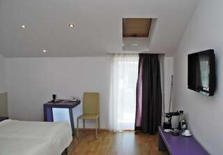 Отель Christina Hotel Бухарест Специальное предложение - Двухместный номер с 1 кроватью или 2 отдельными кроватями-10
