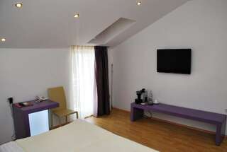 Отель Christina Hotel Бухарест Специальное предложение - Двухместный номер с 1 кроватью или 2 отдельными кроватями-14